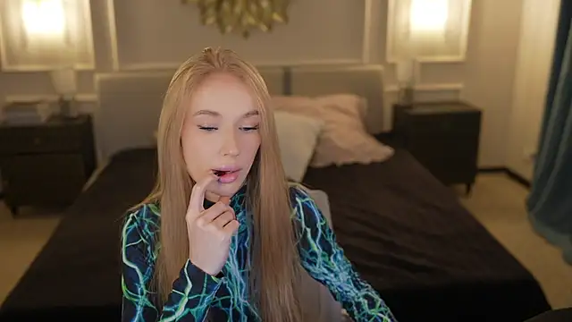 Snapshot of Amelia_Blaze chatting on 10.24.25 Amelia Blaze online show from 10.24.25