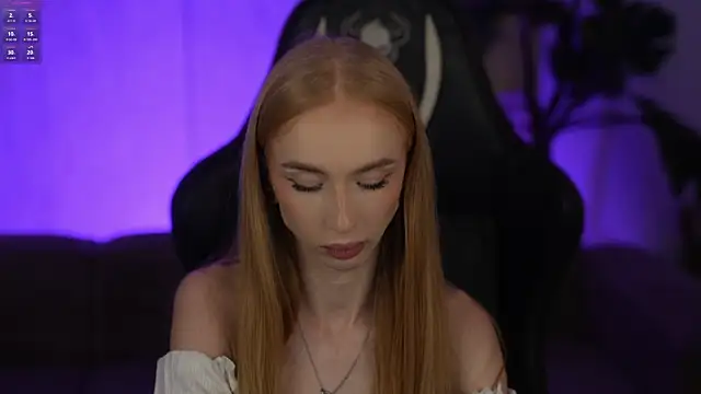 Snapshot of Amelia_Blaze chatting on 11.22.25 Amelia Blaze online show from 11.22.25