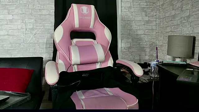 Marie Wadsworthy online show from 10.09.25