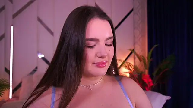 CuteAmberr online show from 12.17.25