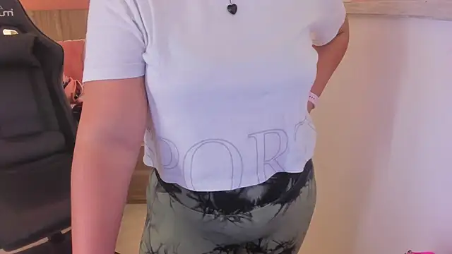 izaro22 online show from 01.14.25