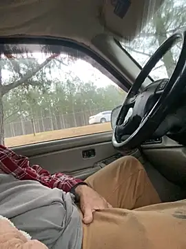 Snapshot of Themechanic420 chatting on 01.29.25 Themechanic420 online show from 01.29.25