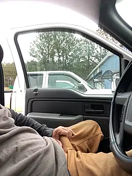 Snapshot of Themechanic420 chatting on 02.04.25 Themechanic420 online show from 02.04.25