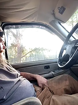 Snapshot of Themechanic420 chatting on 11.20.25 Themechanic420 online show from 11.20.25