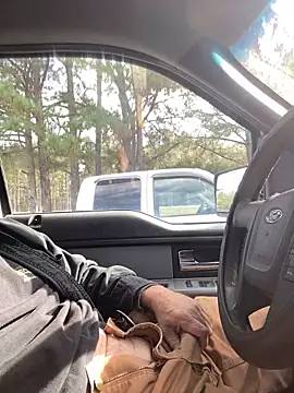 Snapshot of Themechanic420 chatting on 11.26.25 Themechanic420 online show from 11.26.25