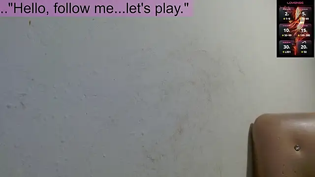 Snapshot of toxxxic_cams chatting on 10.05.25 toxxxic cams online show from 10.05.25