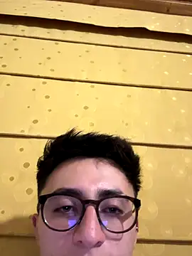 Snapshot of CamiRojas_boy chatting on 09.09.25 CamiRojas boy online show from 09.09.25