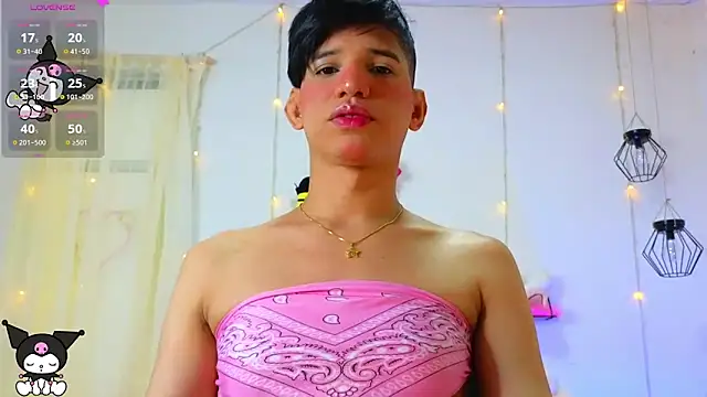 Snapshot of Ariel_Femboy_ chatting on 03.06.25 Ariel Femboy online show from 03.06.25