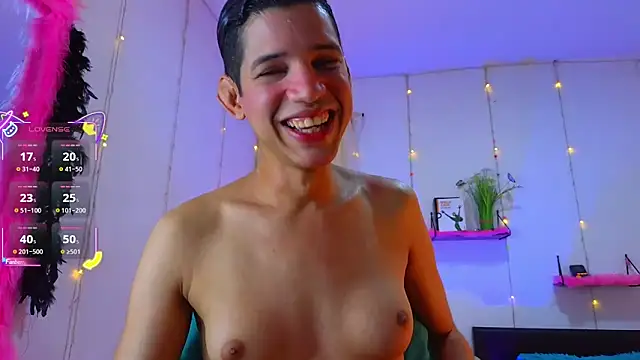 Snapshot of Ariel_Femboy_ chatting on 09.21.25 Ariel Femboy online show from 09.21.25