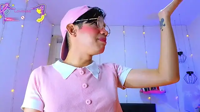 Ariel Femboy  online show from 01.18.26