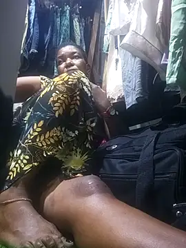 Hailey BaileyXYZ online show from 10.20.25