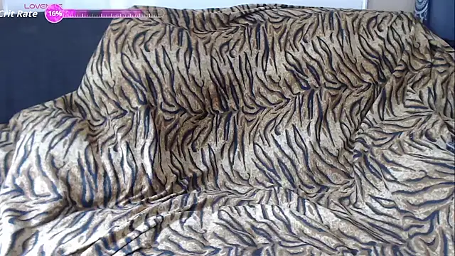 Kinky Butterfly online show from 04.15.26