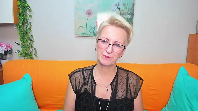 iamyourdream89 online show from 10.15.25