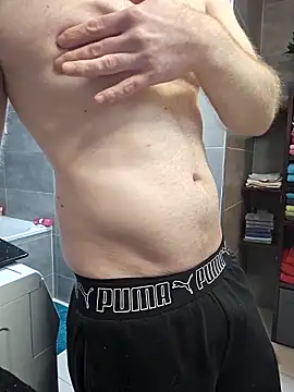 Snapshot of geiler89 chatting on 11.22.25 geiler89 online show from 11.22.25