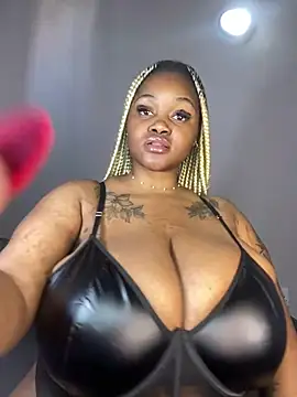 Snapshot of Yung-Missy chatting on 12.13.24 Yung-Missy online show from 12.13.24