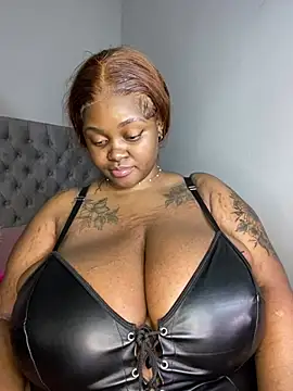 Snapshot of Yung-Missy chatting on 02.22.25 Yung-Missy online show from 02.22.25