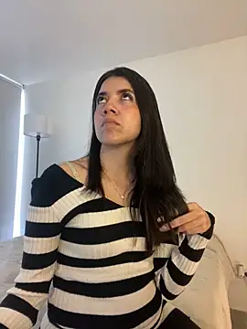 Snapshot of saori_10 chatting on 09.30.25 saori 10 online show from 09.30.25