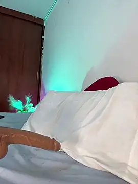 nicolette sweet  online show from 02.25.25