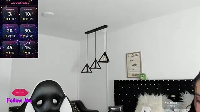 natasha logan  online show from 02.04.25