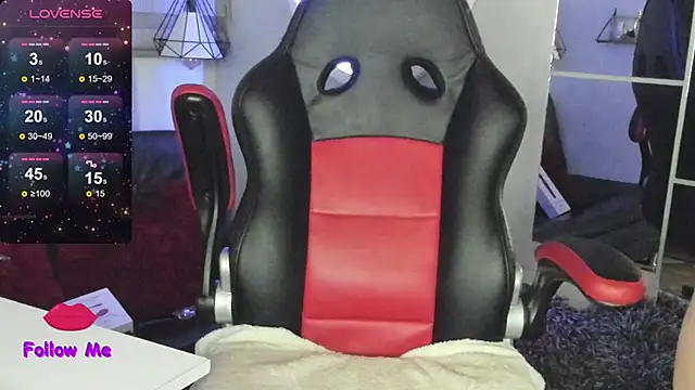 natasha logan  online show from 10.04.25