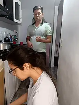 Snapshot of catire2323 chatting on 12.04.24 catire2323 online show from 12.04.24