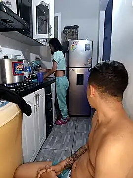 Snapshot of catire2323 chatting on 12.20.24 catire2323 online show from 12.20.24