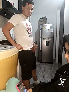 Snapshot of catire2323 chatting on 01.25.25 catire2323 online show from 01.25.25