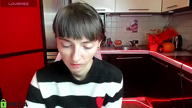 TayanaJons online show from 11.26.25