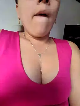 Snapshot of selena_gomez2 chatting on 02.16.25 selena gomez2 online show from 02.16.25