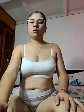 Snapshot of selena_gomez2 chatting on 03.17.25 selena gomez2 online show from 03.17.25