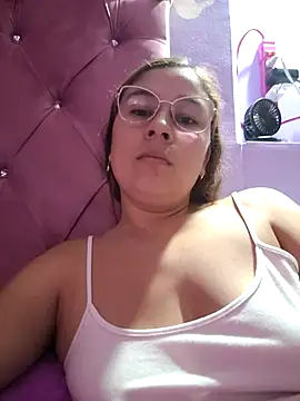 Snapshot of selena_gomez2 chatting on 10.29.25 selena gomez2 online show from 10.29.25