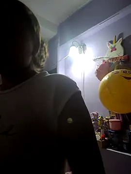 Snapshot of selena_gomez2 chatting on 11.06.25 selena gomez2 online show from 11.06.25