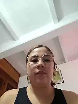 Snapshot of selena_gomez2 chatting on 11.07.25 selena gomez2 online show from 11.07.25