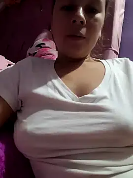 Snapshot of selena_gomez2 chatting on 11.24.25 selena gomez2 online show from 11.24.25