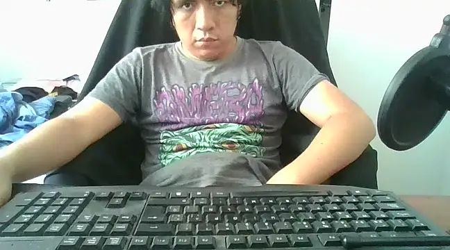 Snapshot of gianfranco1230 chatting on 02.18.25 gianfranco1230 online show from 02.18.25