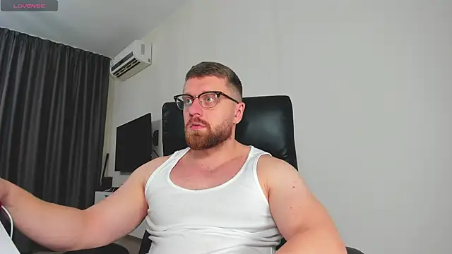 Snapshot of Findom_guy chatting on 02.09.26 Findom guy online show from 02.09.26