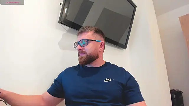 Snapshot of Findom_guy chatting on 02.20.26 Findom guy online show from 02.20.26