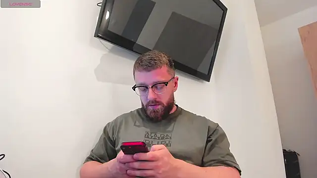 Snapshot of Findom_guy chatting on 02.24.26 Findom guy online show from 02.24.26