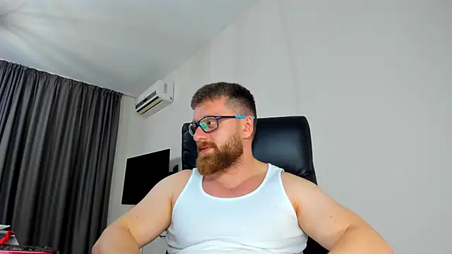Snapshot of Findom_guy chatting on 04.24.26 Findom guy online show from 04.24.26