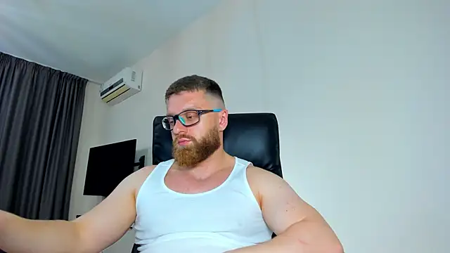 Snapshot of Findom_guy chatting on 05.17.26 Findom guy online show from 05.17.26