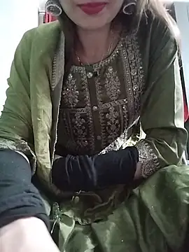 Snapshot of Noor_Darliing chatting on 06.23.26 Noor Darliing online show from 06.23.26