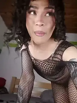 Snapshot of Victor-and-shelly chatting on 03.16.25 Victor-and-shelly online show from 03.16.25