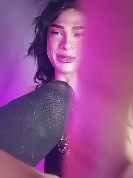 Snapshot of Victor-and-shelly chatting on 10.05.25 Victor-and-shelly online show from 10.05.25