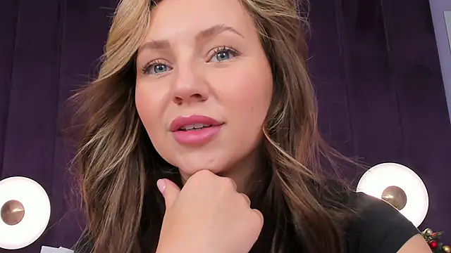 LilyRaisa online show from 01.09.25