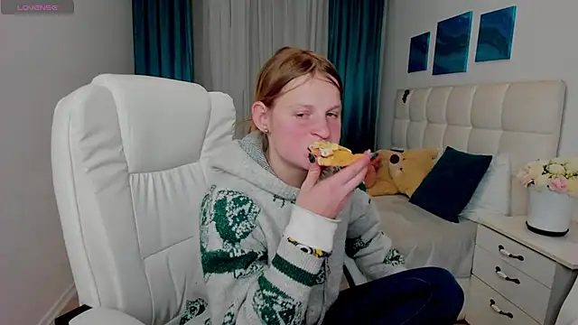 Kathlyn  Heath online show from 02.05.25