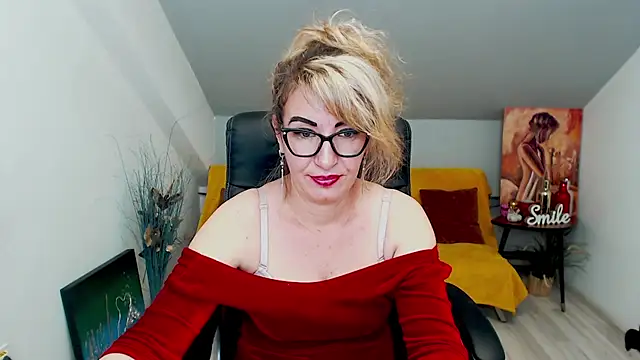 Cassandra Hotty online show from 02.10.25