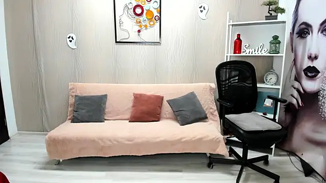 Cassandra Hotty online show from 11.11.25