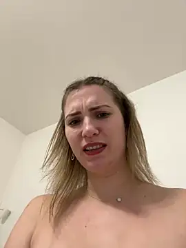 Snapshot of secretcrazy69 chatting on 12.12.24 secretcrazy69 online show from 12.12.24