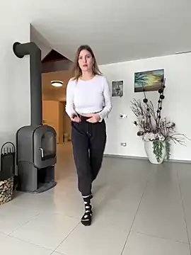 Snapshot of secretcrazy69 chatting on 01.06.25 secretcrazy69 online show from 01.06.25