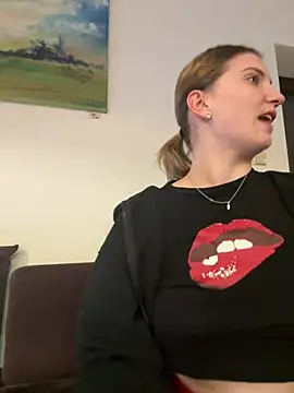 Snapshot of secretcrazy69 chatting on 01.26.25 secretcrazy69 online show from 01.26.25